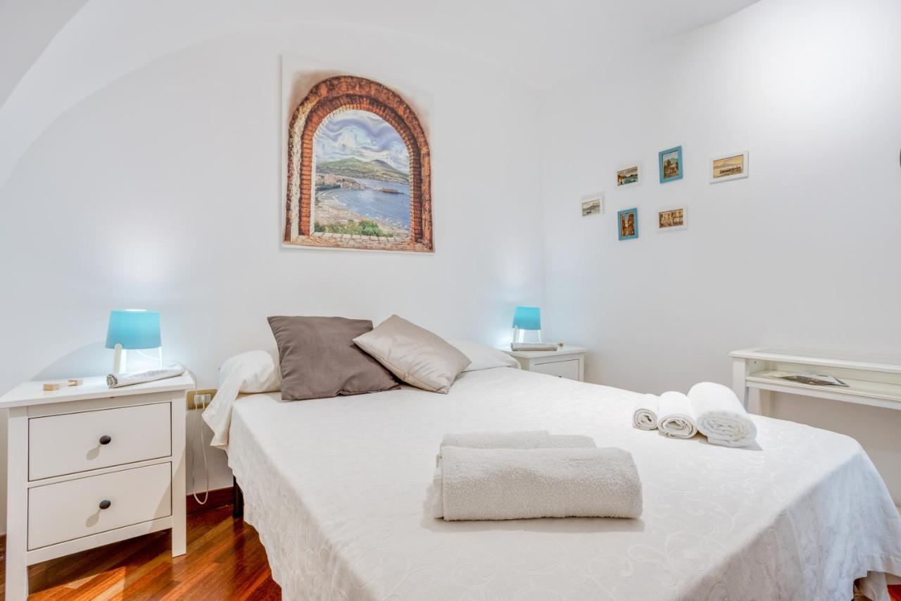 Guesthost - Casa Querida Central & Elegant Flat Neapel Exterior foto