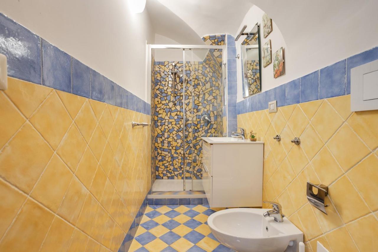 Guesthost - Casa Querida Central & Elegant Flat Neapel Exterior foto