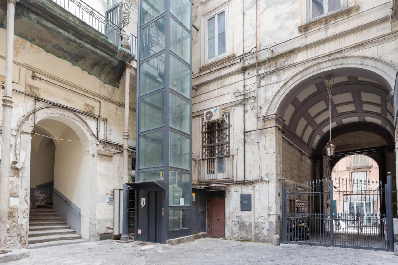Guesthost - Casa Querida Central & Elegant Flat Neapel Exterior foto